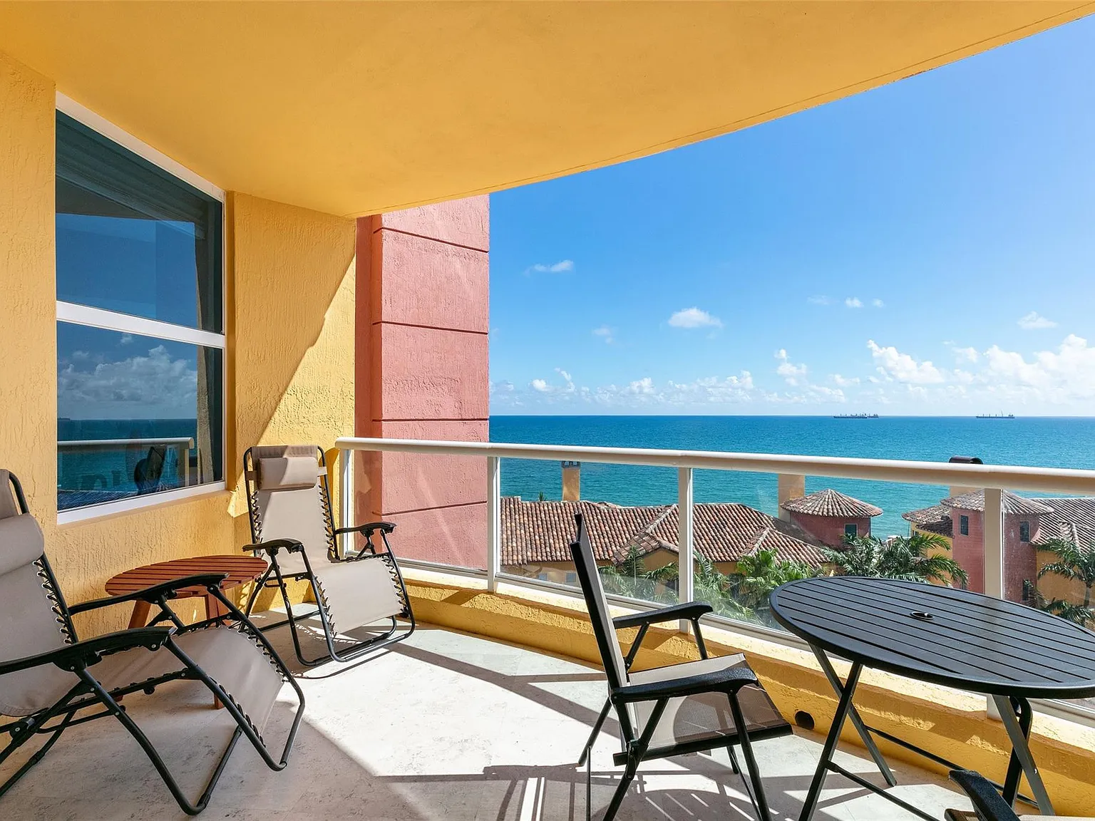 3 bed, 2.5 bath, 2130 sqft, $10,000 — Photo 4