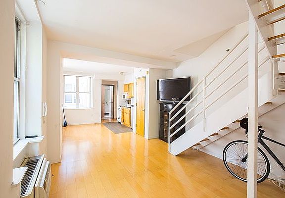 3rd image of 325 E 14th St #6B