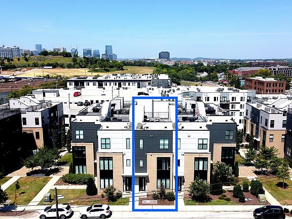 2nd image of 656 Hamilton Ave