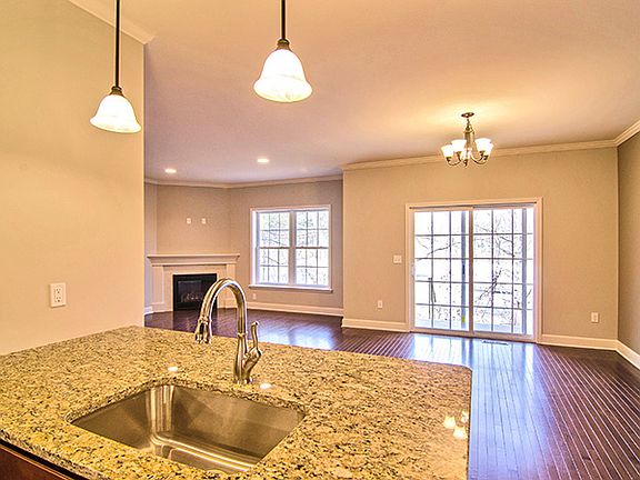 4th image of 34 Andriana Ln