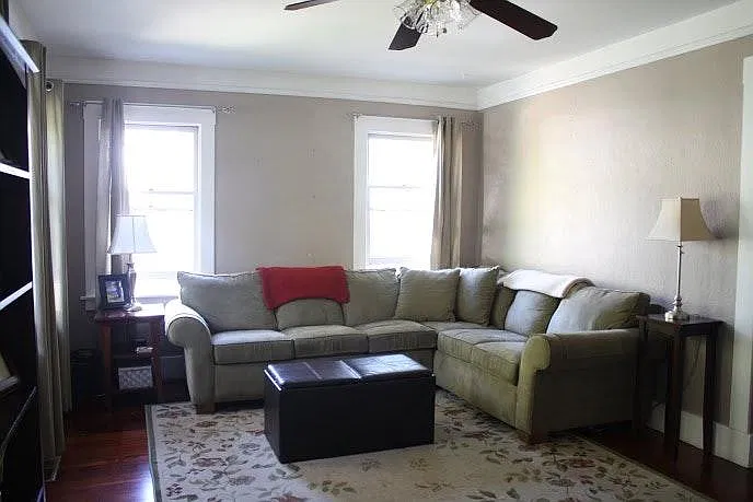 1025 High School Way — Photo 1
