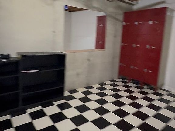 5th image of 136 Harding Dr