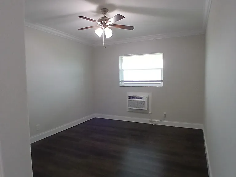 1480 E Sample Rd #307 — Photo 4
