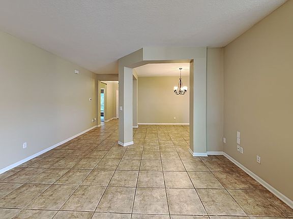 4th image of 1550 Derby Glen Dr