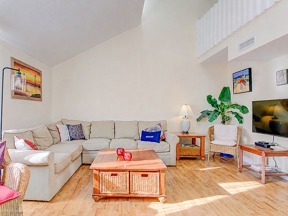 2nd image of 302 Swans Wharf Row Unit 302