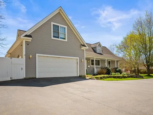 690 Hillside Ave, Rochester, NY 14610