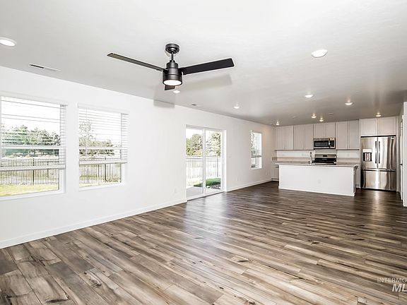 3rd image of 1910 E Springloyd St