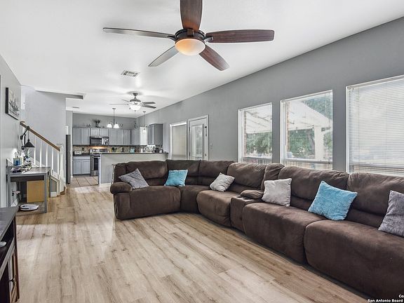 4th image of 13102 GREENSVIEW LN