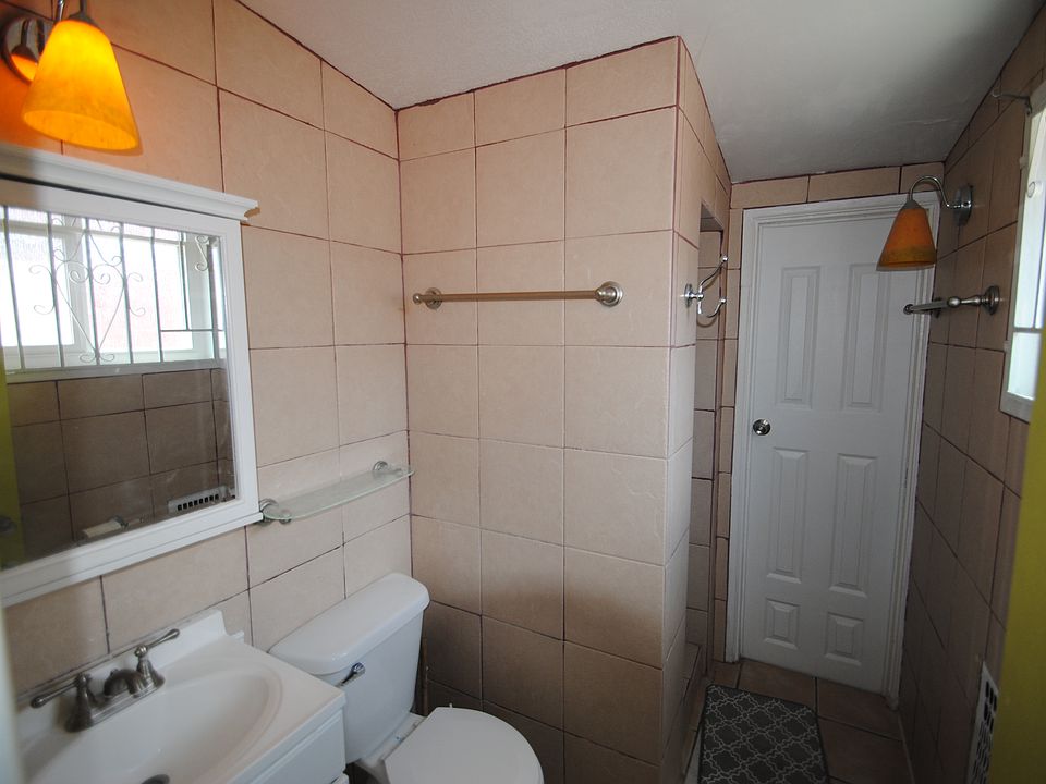 2nd image of 511 Sawtelle Ave