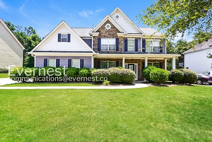 5 bed, 3.0 bath, 3088 sqft, $2,945 — Photo 2