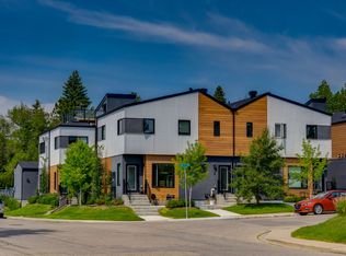 2015 22nd St SW #7, Calgary, AB T2T 5E8