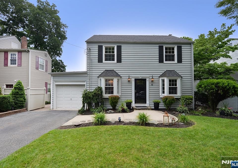 1st image of 418 Burlington Rd