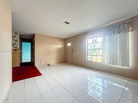 3rd image of 310 SE Calmoso Dr