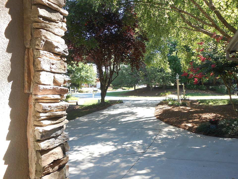1st image of 3 Ibis Cir