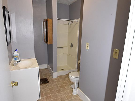 5th image of 120 American Legion Pl