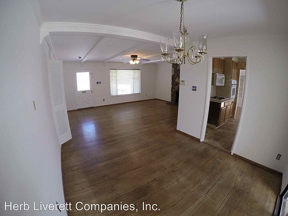 3rd image of 2220 Landon Ln