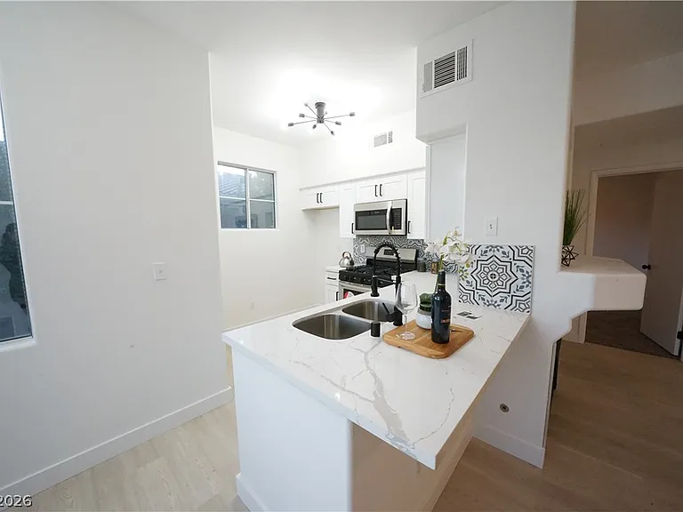 9050 W Warm Springs Rd #2084 — Photo 8