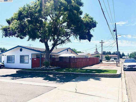 4th image of 115 Thayer Way