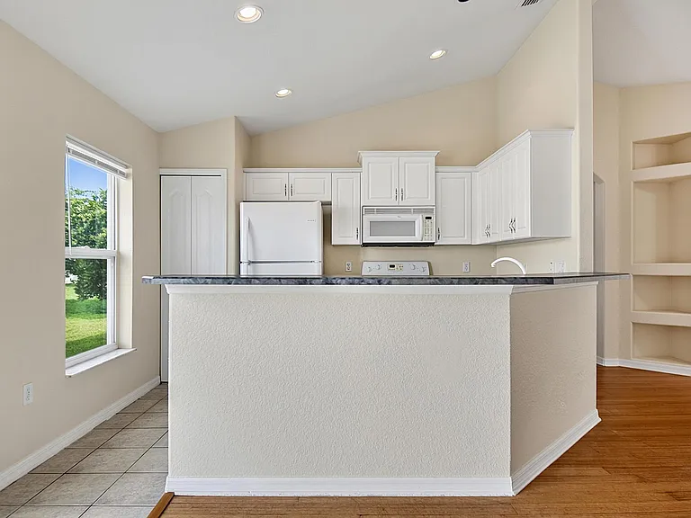 9 Lytton Ln — Photo 17
