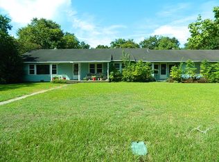 209 W Davitt St, Eagle Lake, TX 77434