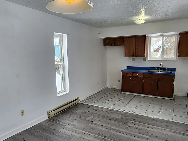 34 Armstrong St — Photo 5