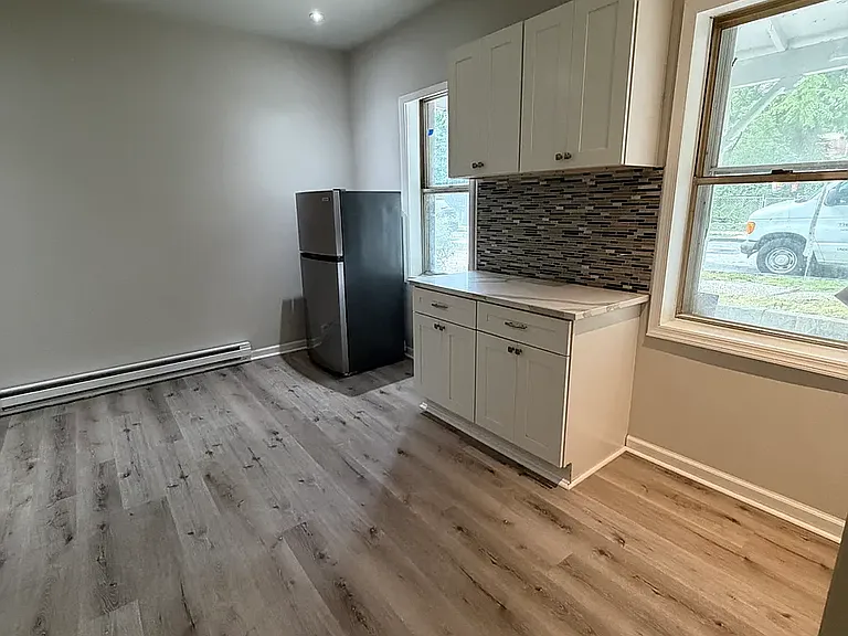 416 Franklin St — Photo 16