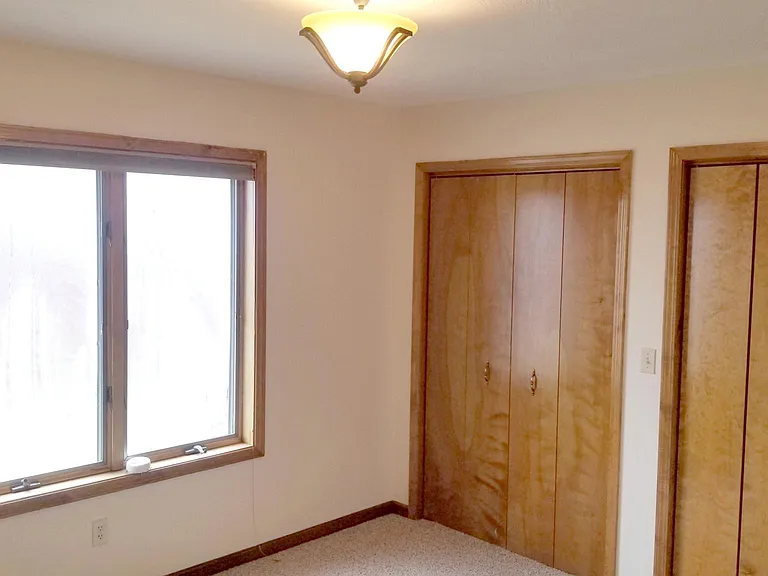 1414 E Powell St — Photo 12