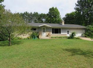 1867 Edgewood Ln, Stevens Point, WI 54482