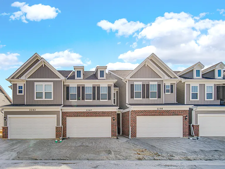 2260 Horseshoe Cir — Photo 2
