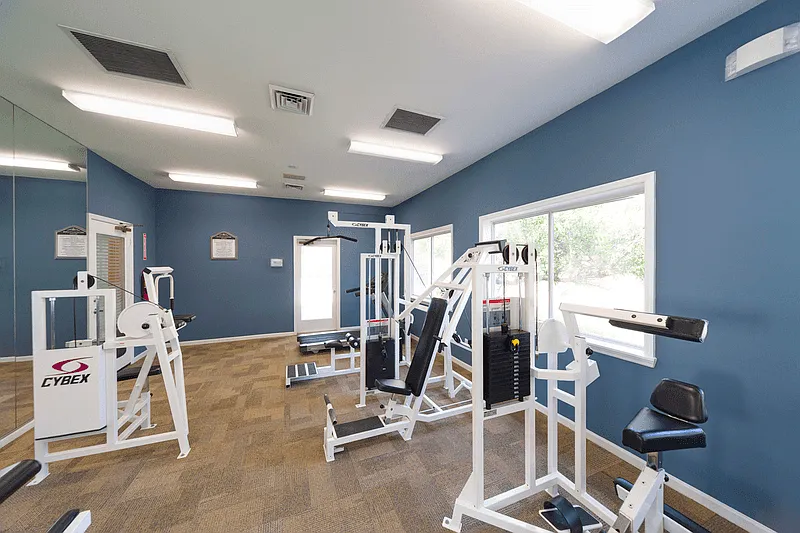 Holly Cove Apartments — Photo 3