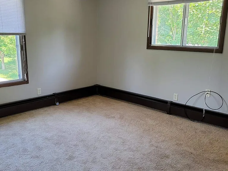 219 W Waupun St — Photo 9