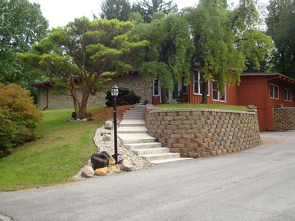 2nd image of 2203 Willow Springs Rd