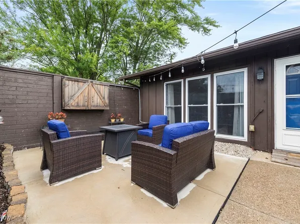 28 Greenfield Ct, Berea, OH 44017