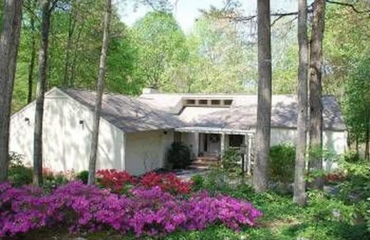 4 bed, 2753 sqft, $3,950 — Photo 1