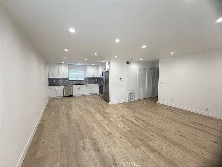 6709 Denny Ave — Photo 3