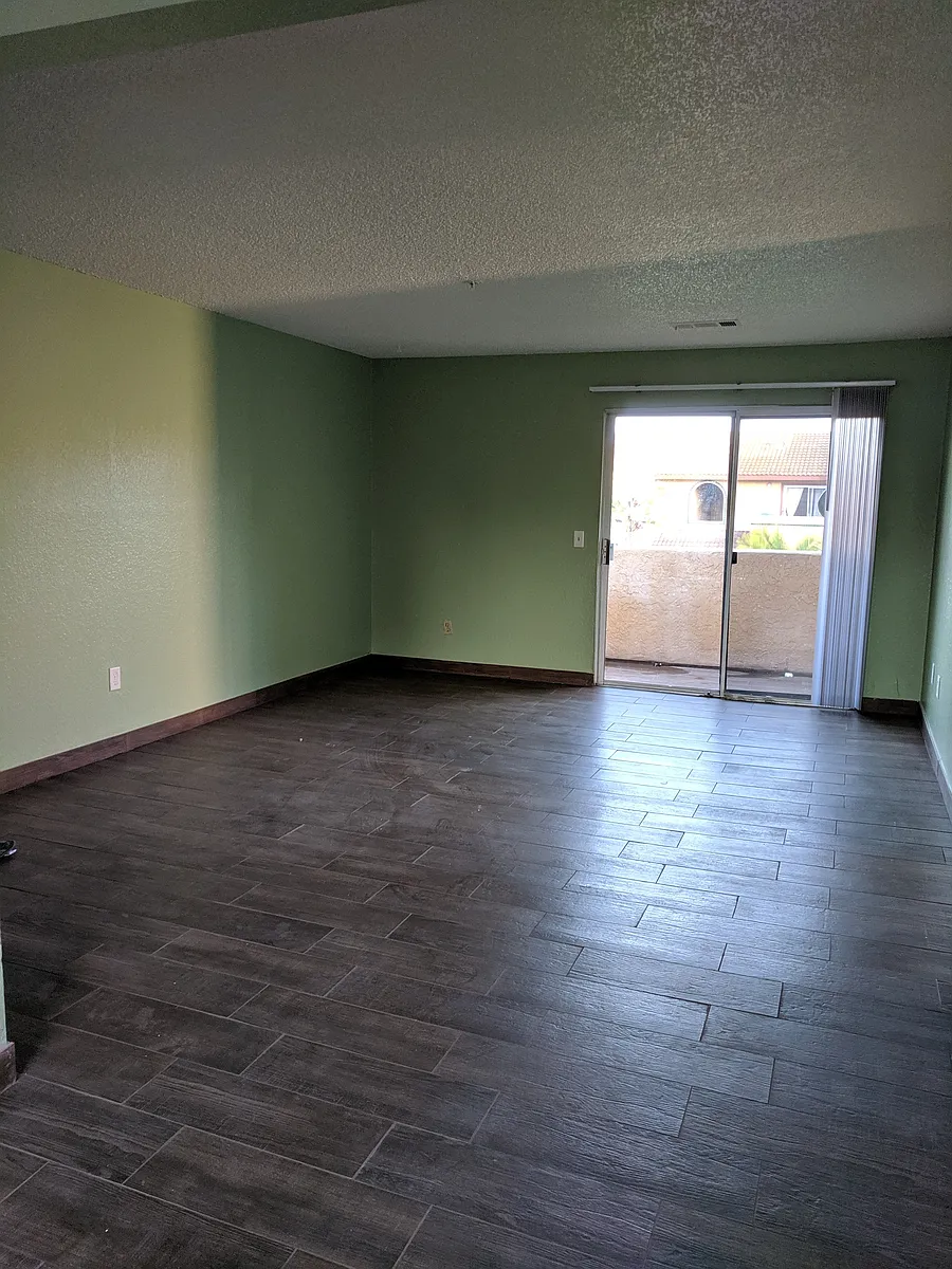 Building Photo - 820 N Santa Fe Ave #11