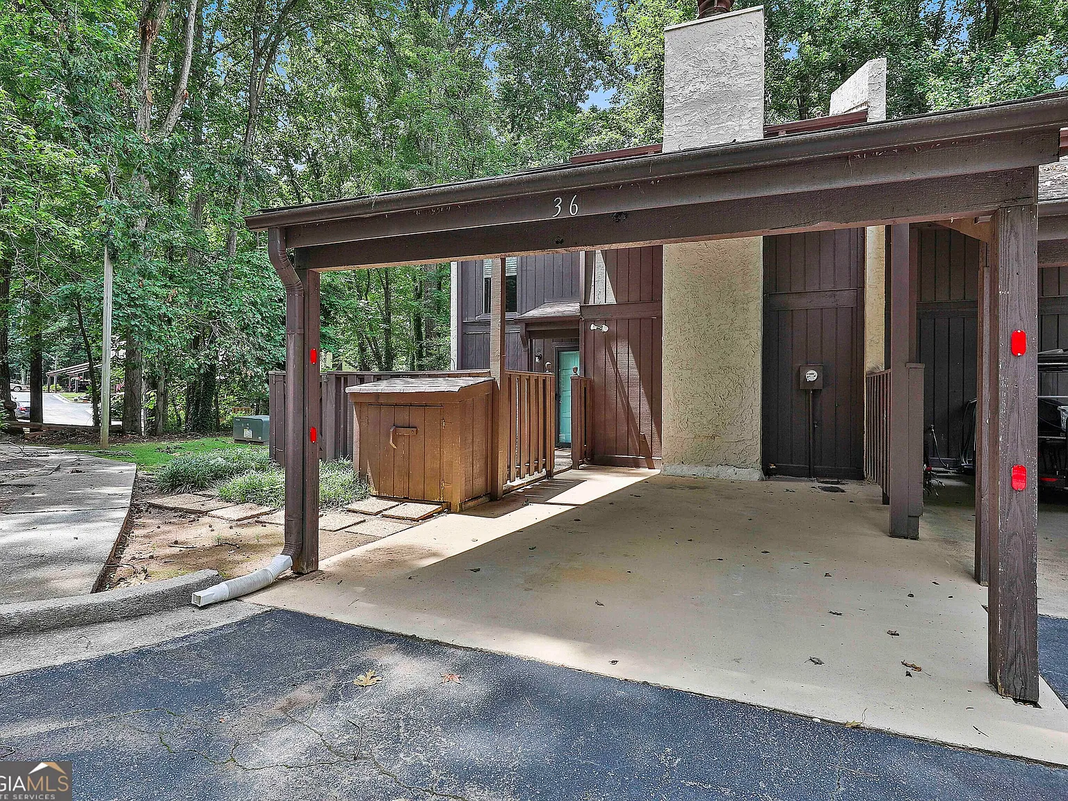3 bed, 2.5 bath, 1774 sqft, $2,100 — Photo 1