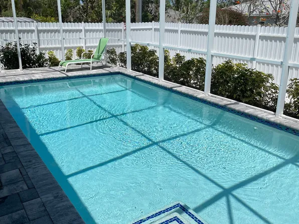 605 103rd Ave N, Naples, FL 34108