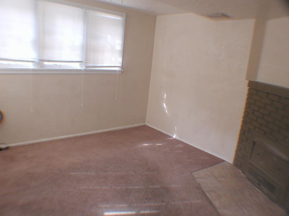 5 Front Room_09162013