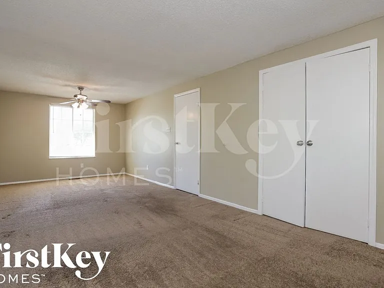 4321 Castle Heights Dr — Photo 8