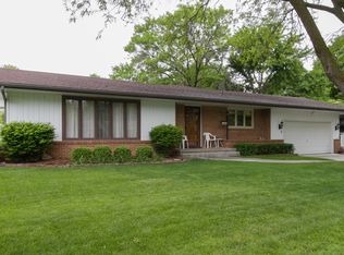 2702 Beverly Dr, Urbandale, IA 50322