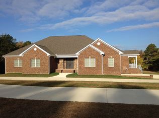 207 Apple Grove Rd, Laceys Spring, AL 35754