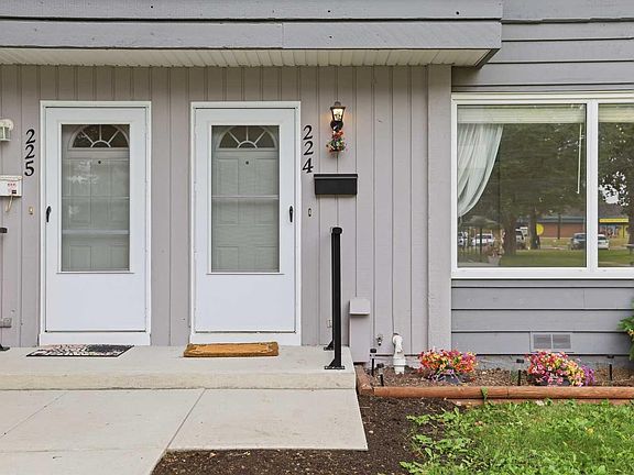 3rd image of 999 Canyon Meadows Dr SW #224