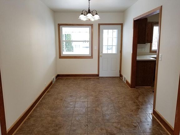 3rd image of 1019 Wilbur St