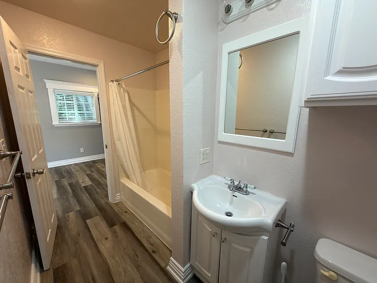 418 E La Veta Ave — Photo 6