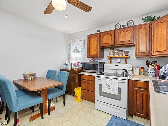 4th image of 7524 N 7th Ave