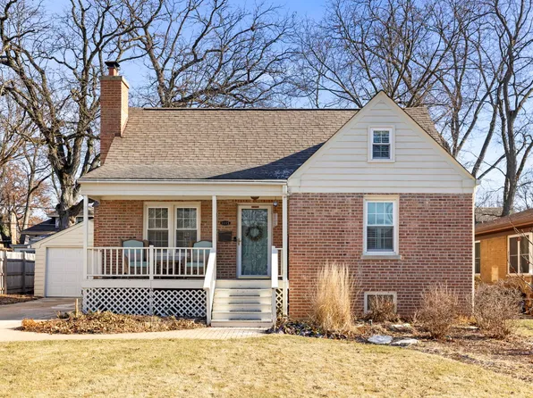 1115 Cherry St, Wheaton, IL 60187