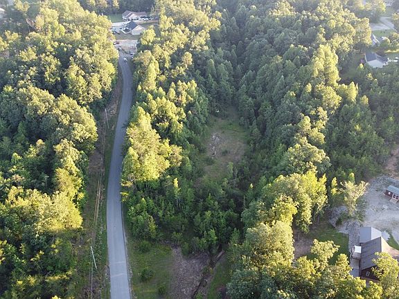 5th image of 145 Clinchfield Dr