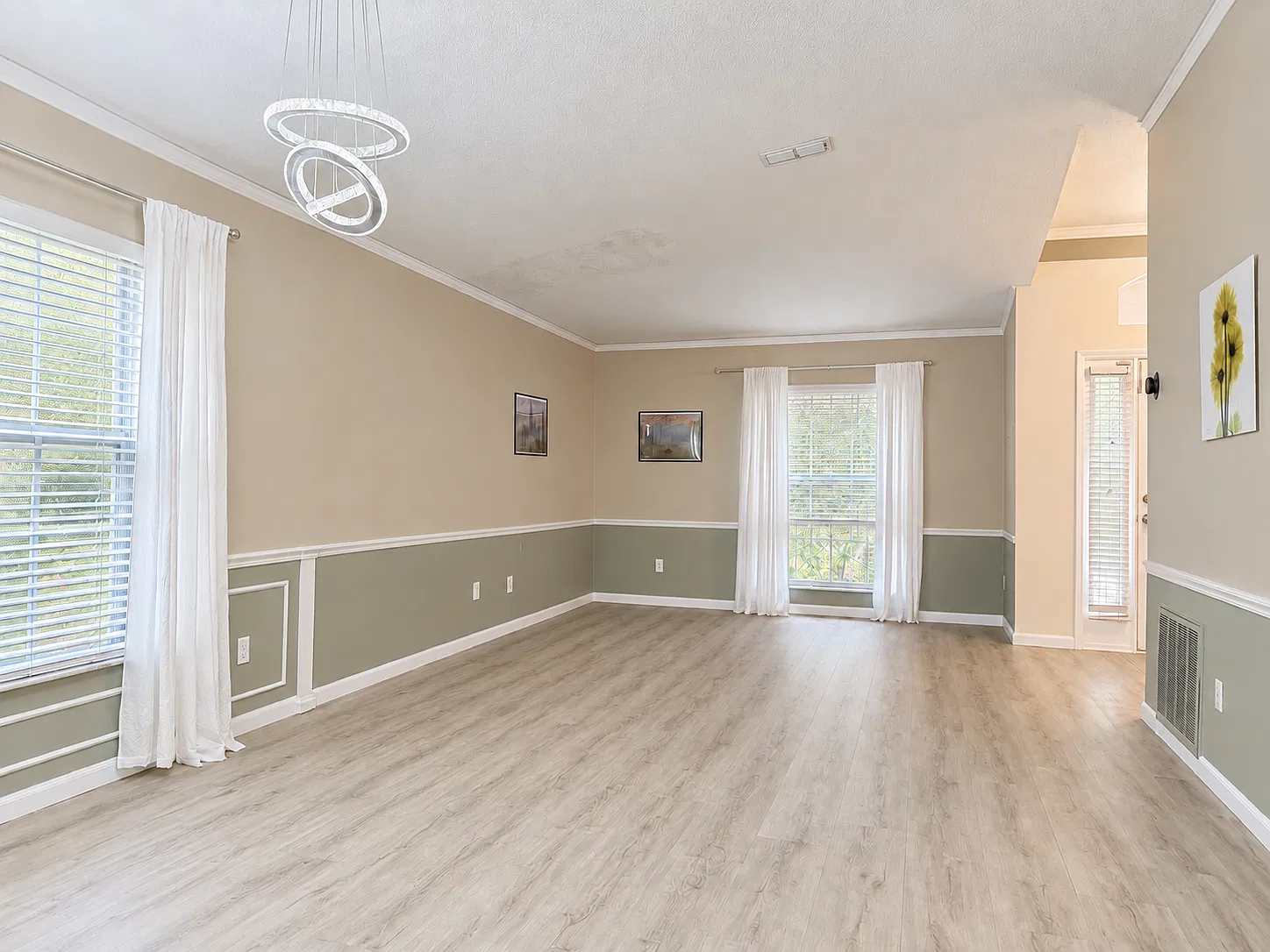 4 bed, 2039 sqft, $3,200 — Photo 4