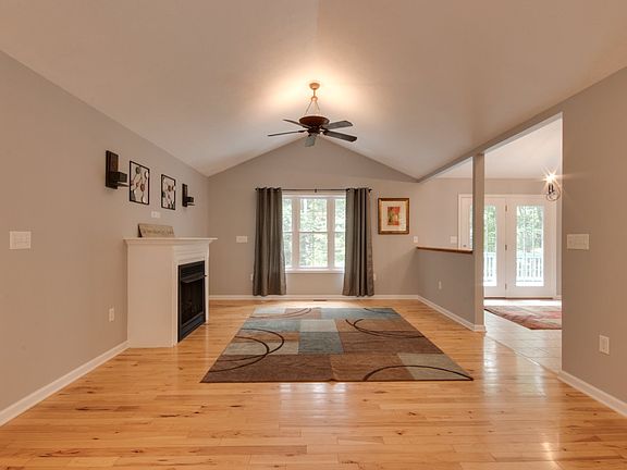 3rd image of 189 Spotswood Ln
